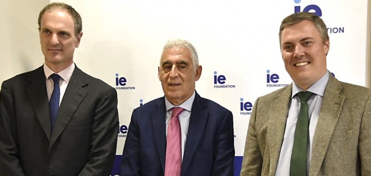 FRV and the IE Foundation to reward young Spanish talent with Young Talented Leaders scholarship